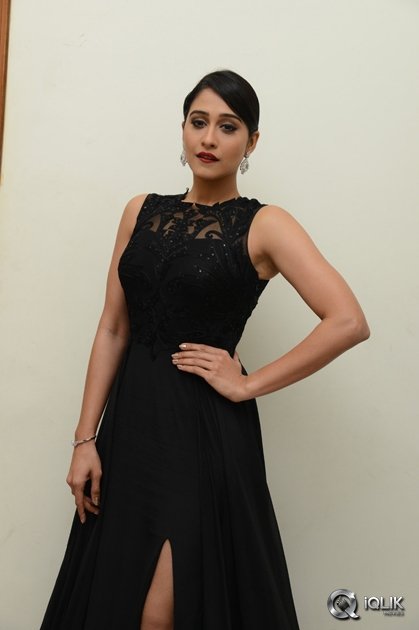 Regina-Cassandra-at-Shaurya-Movie-Audio-Launch